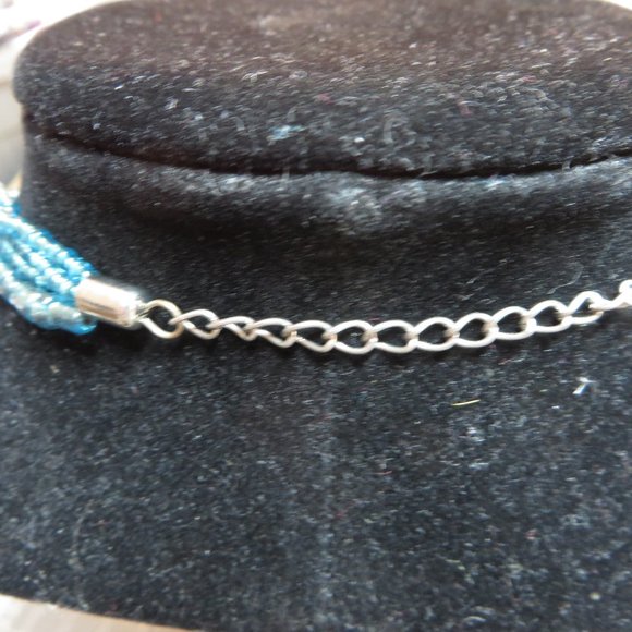 Lifestyle Studios Beaded necklace and earrings - Picture 7 of 13